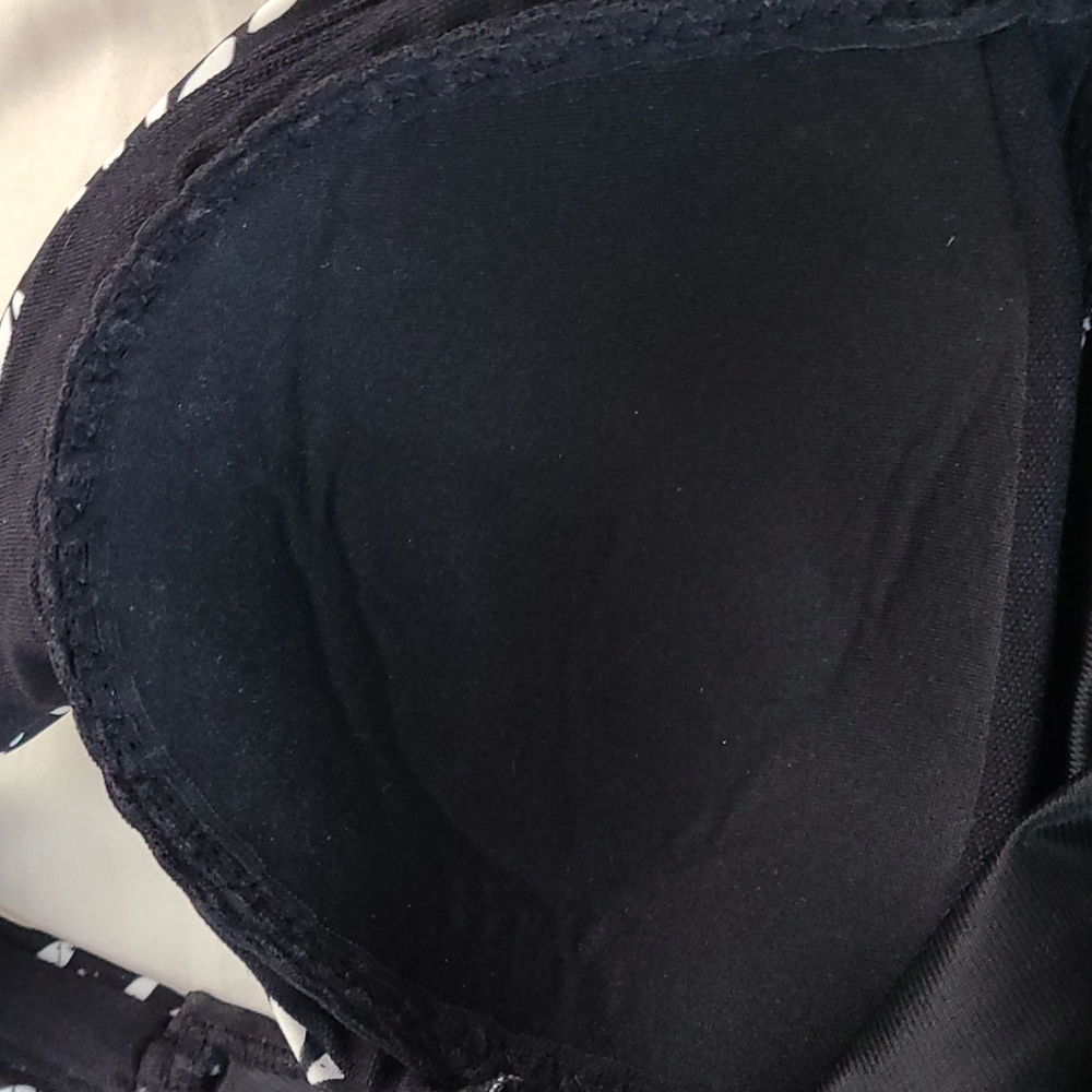Swimsuit - Picture 3 of 4